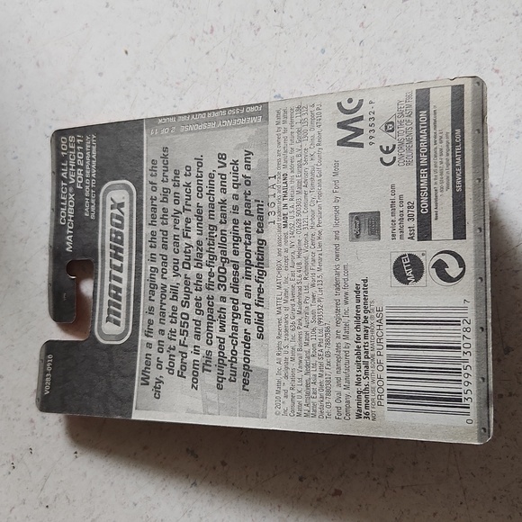 Matchbox 2011 Emergency Response Ford F-250 Super Duty Fire Truck - Picture 2 of 3